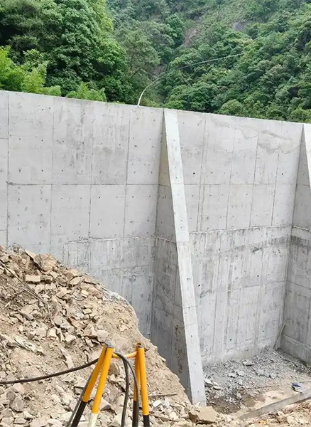 天津宝坻区重力式挡土墙